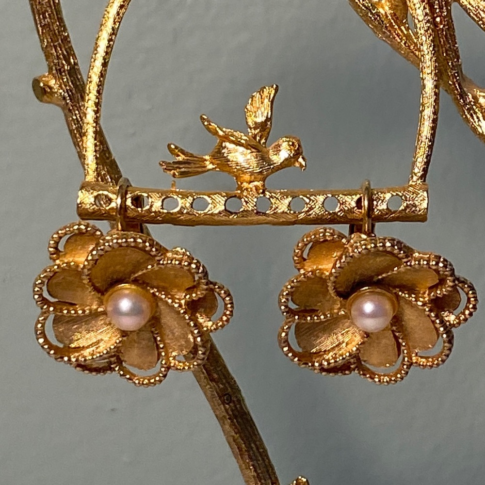 Vintage Boucher Gold Tone Flower Clip On Earrings with Pearl Accent